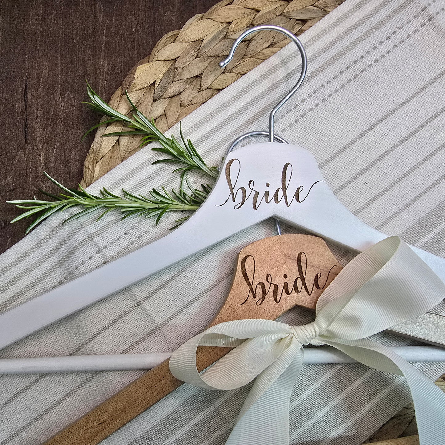 Obešalnik - bride