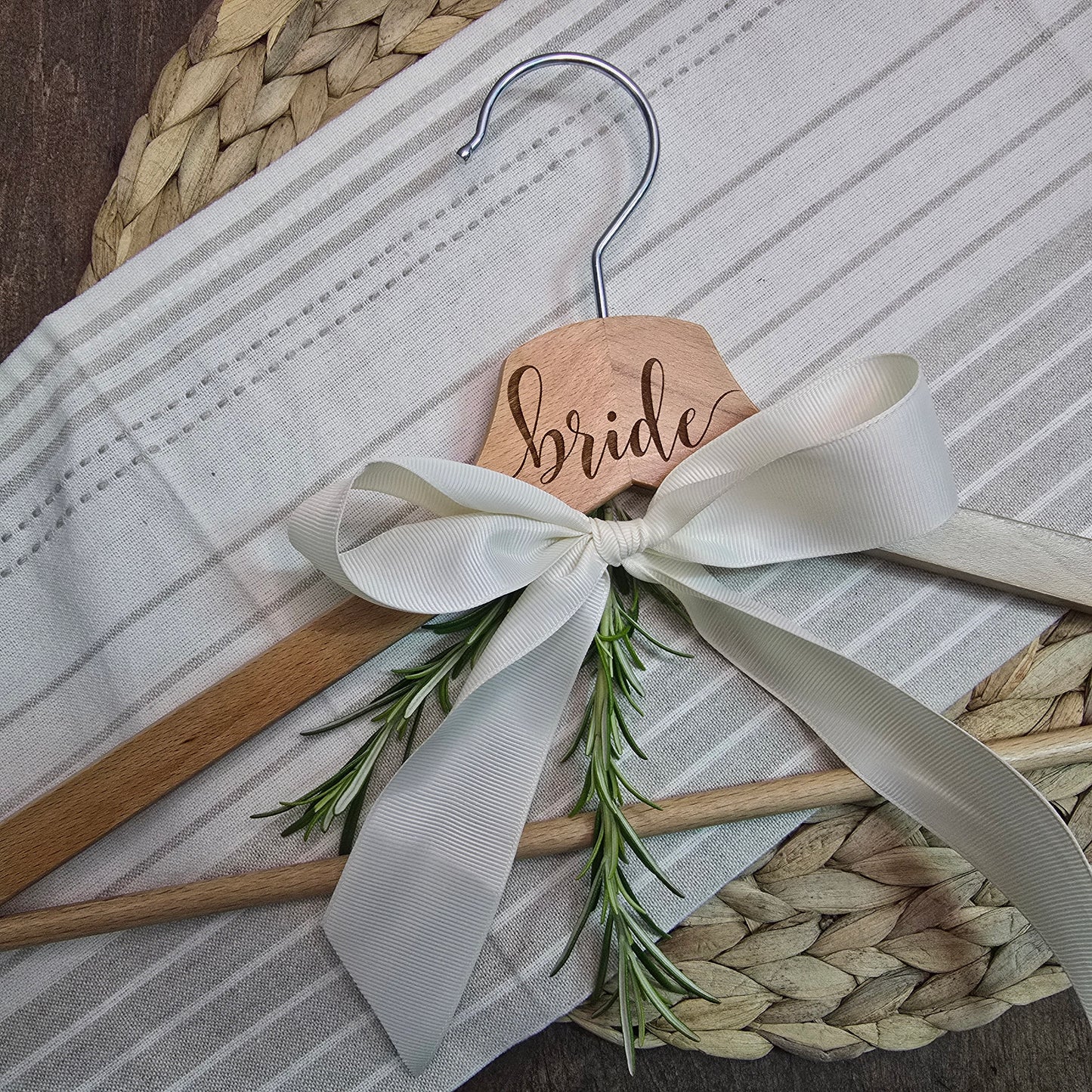 Obešalnik - bride