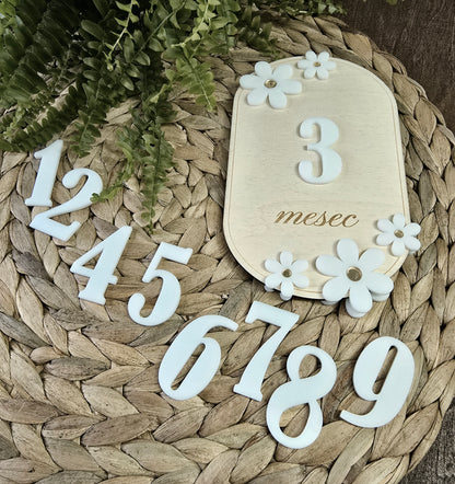 Milestone tabla z marjeticami – za mesece in prvo leto